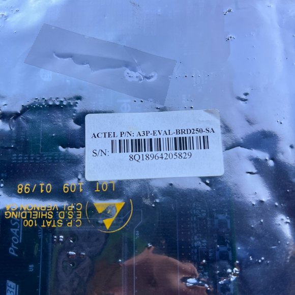 Actel A3PE-A3P-EVAL-BRD1 REV.3‎ Board - Picture 11 of 11